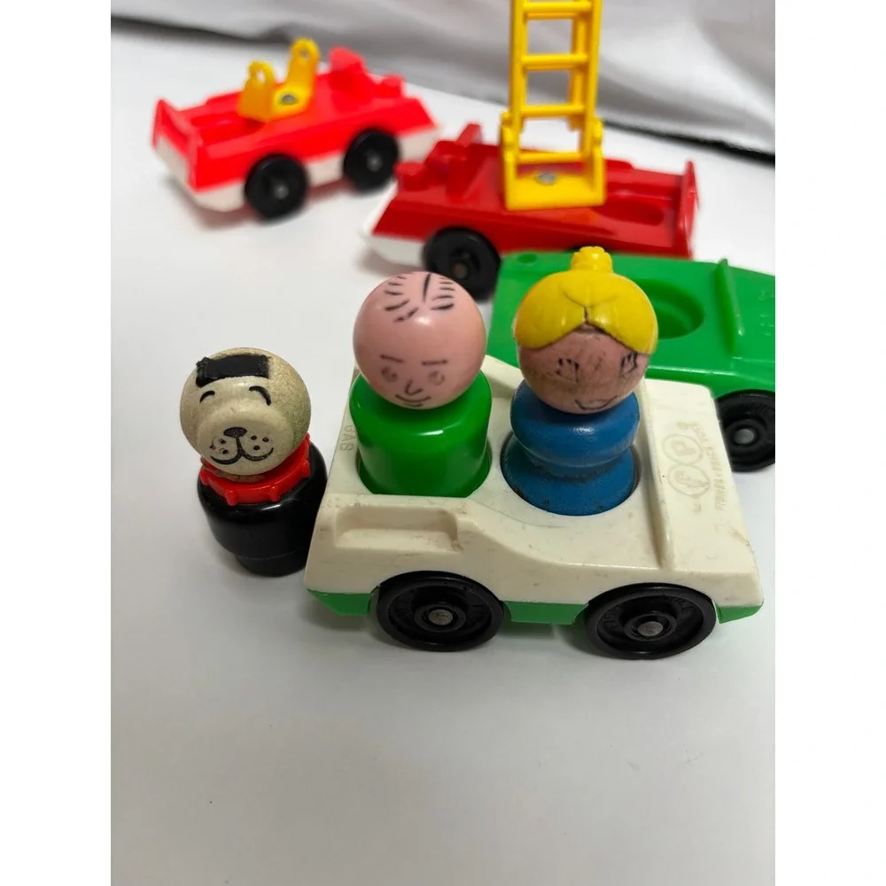 Vintage Fisher Price Little People Cars Fire Truck Wood Plastic Figures‎ Lot 7pc